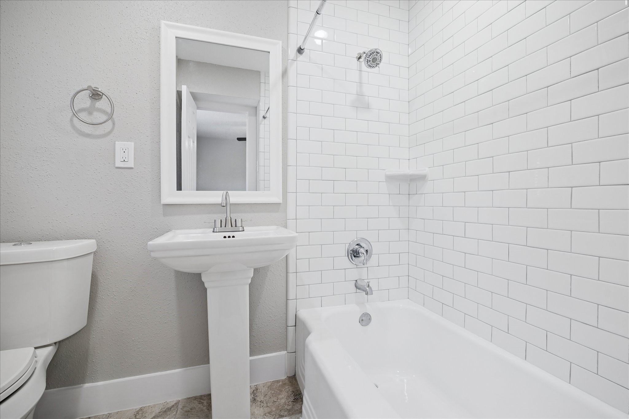 405 Hawthorne Street, Unit 5 Houston, TX 77006 - Photo 9 of 10