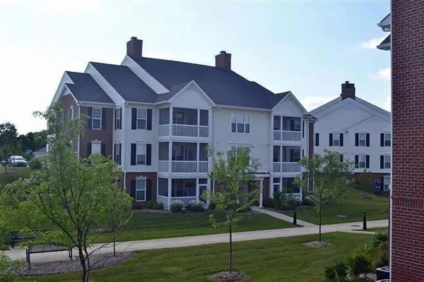 $2,200 | 856 East Summerfield Glen Circle, Unit 117, Ann Arbor, MI 48103