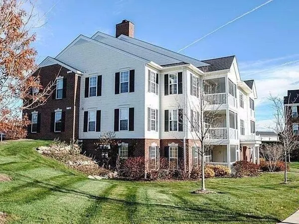 $2,200 | 856 East Summerfield Glen Circle, Unit 117, Ann Arbor, MI 48103
