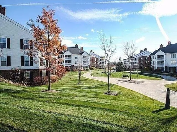 $2,200 | 856 East Summerfield Glen Circle, Unit 117, Ann Arbor, MI 48103