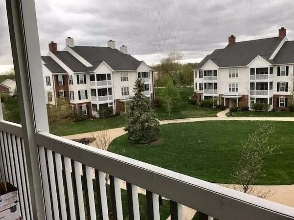 $2,200 | 856 East Summerfield Glen Circle, Unit 117, Ann Arbor, MI 48103
