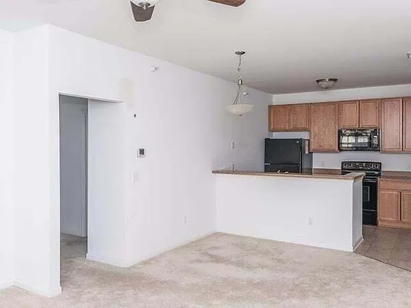 $2,200 | 856 East Summerfield Glen Circle, Unit 117, Ann Arbor, MI 48103