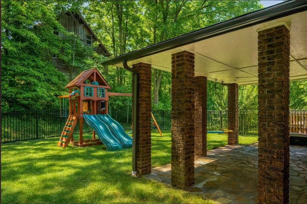 143 Northview Circle Beaver, PA 15009 - Photo 37 of 41 a view of a small deck