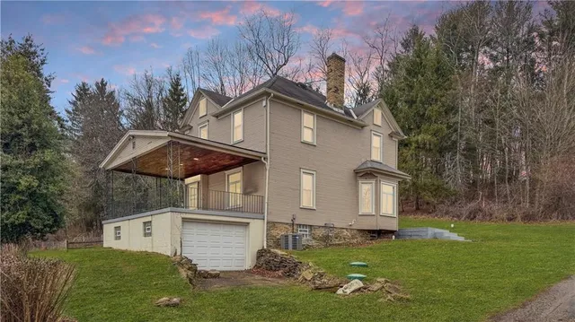 $1,895 | 170 Stone Quarry Road, Aliquippa, PA 15001