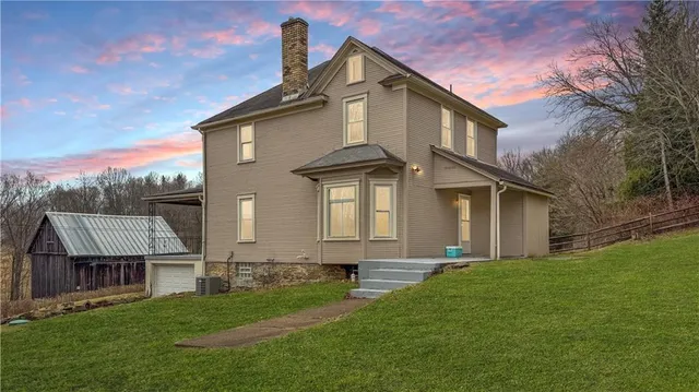 $1,895 | 170 Stone Quarry Road, Aliquippa, PA 15001