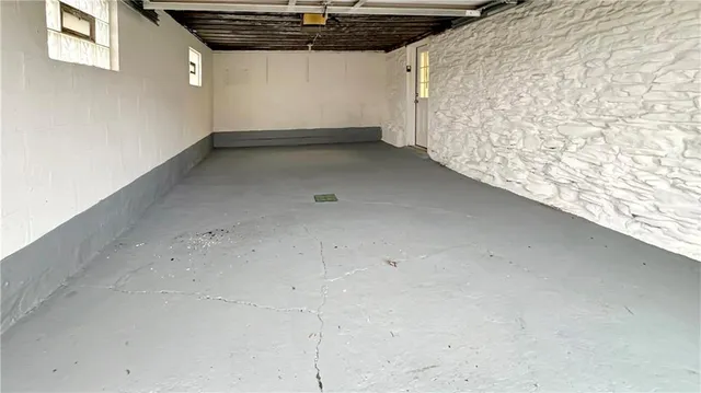 $1,895 | 170 Stone Quarry Road, Aliquippa, PA 15001