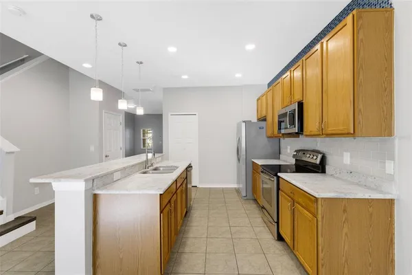 $2,300 | 9306 River Rock Lane, Riverview, FL 33578