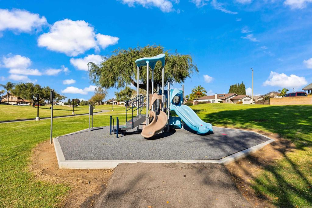 1390 Valencia Loop Chula Vista, CA 91910 - Photo 6 of 42