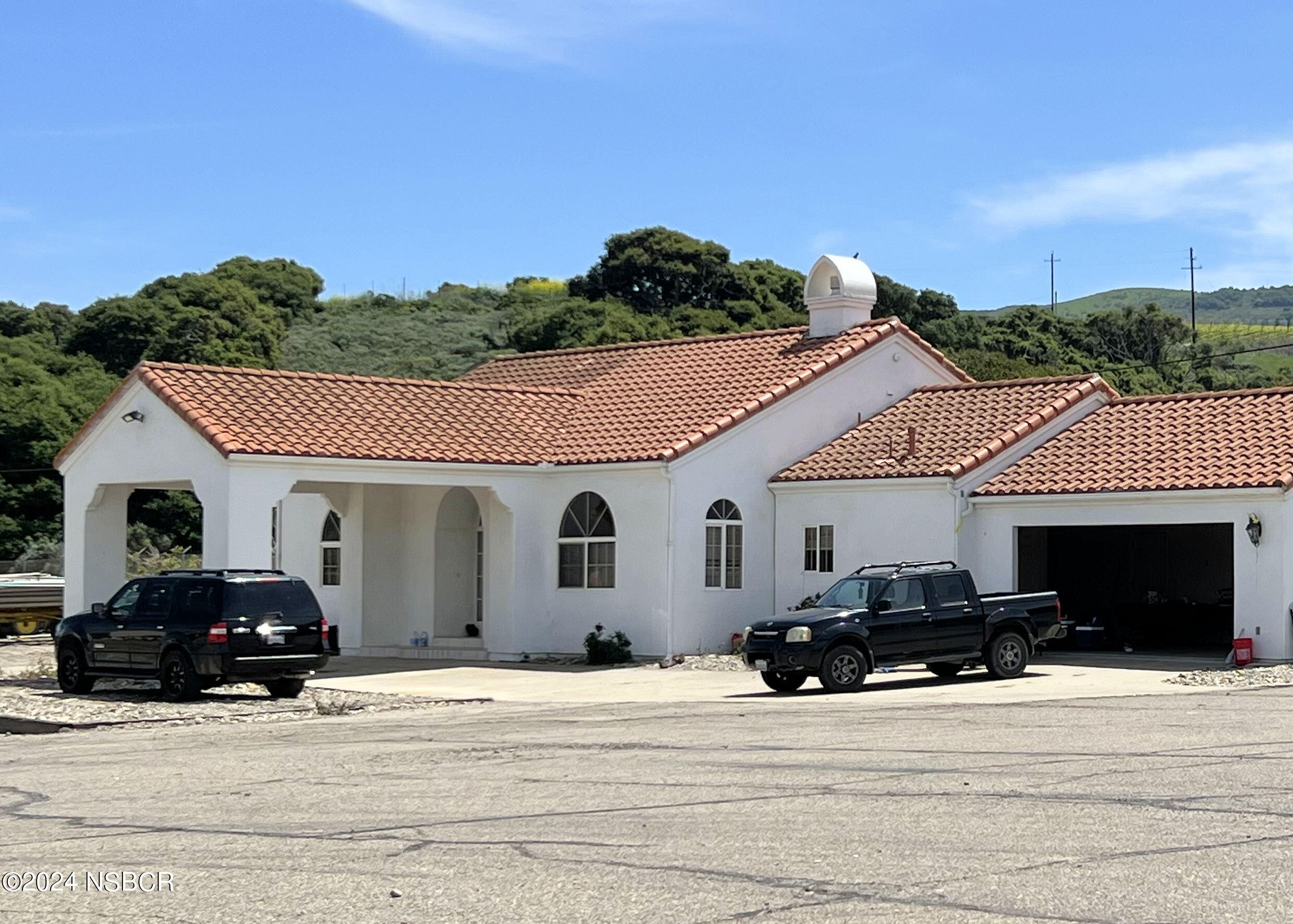 3925 Santa Rosa Road Lompoc, CA 93436 - Photo 3 of 7 a view of a house with a patio