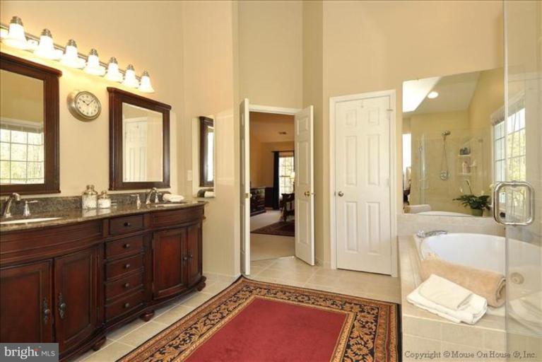 18704 Severn Road Gaithersburg, MD 20879 - Photo 15 of 30 Master Bath