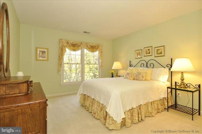 18704 Severn Road Gaithersburg, MD 20879 - Photo 17 of 30 Bedroom #3