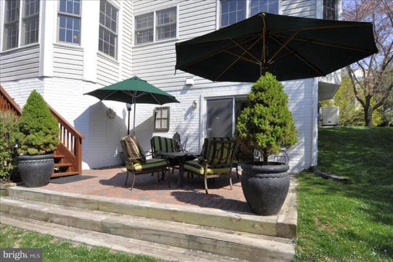 18704 Severn Road Gaithersburg, MD 20879 - Photo 23 of 30 Patio