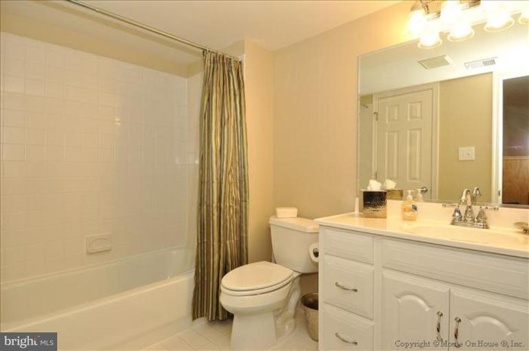 18704 Severn Road Gaithersburg, MD 20879 - Photo 26 of 30 Bath #3