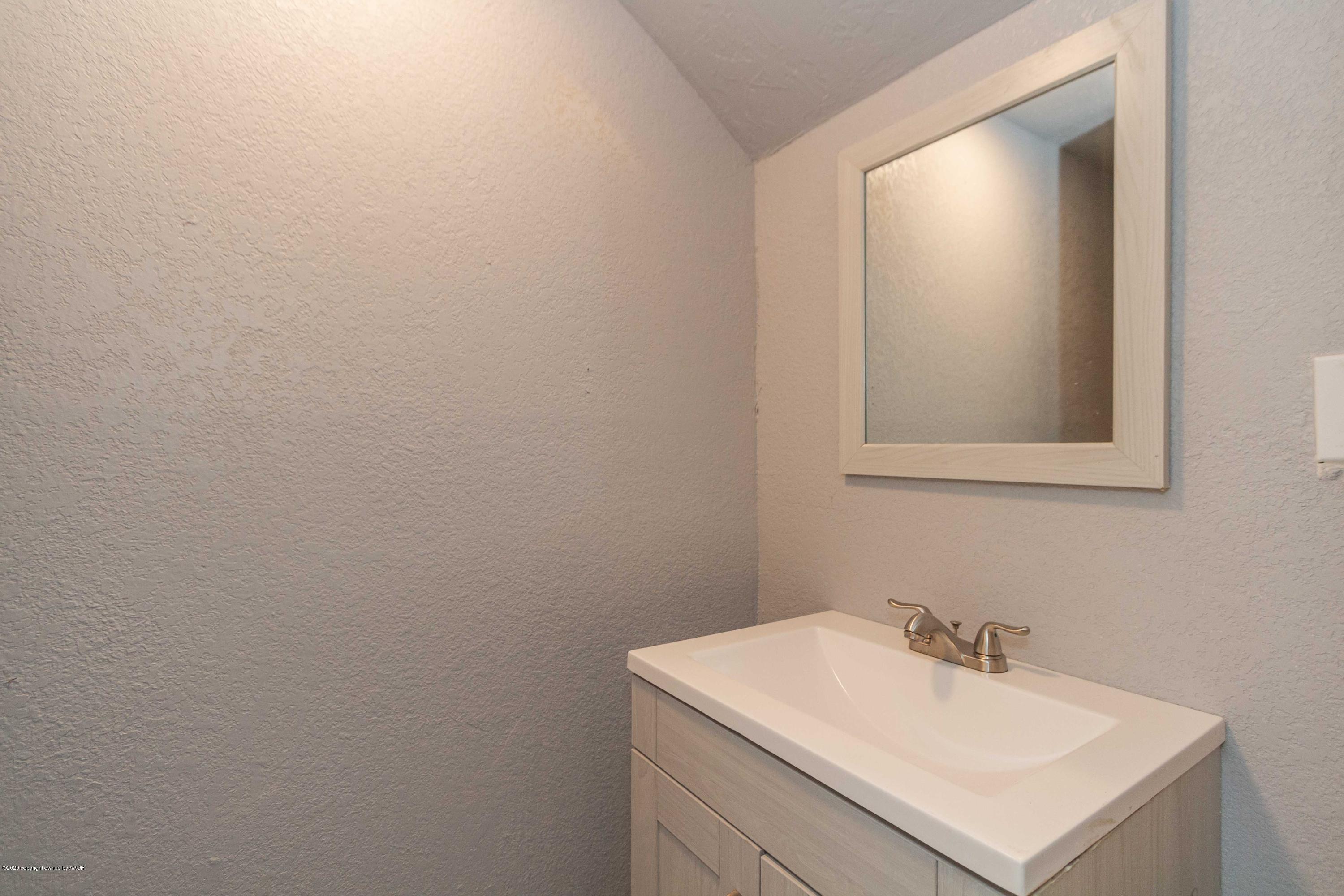 4217 Gary Lane Amarillo, TX 79110 - Photo 44 of 58 POWDER BATH