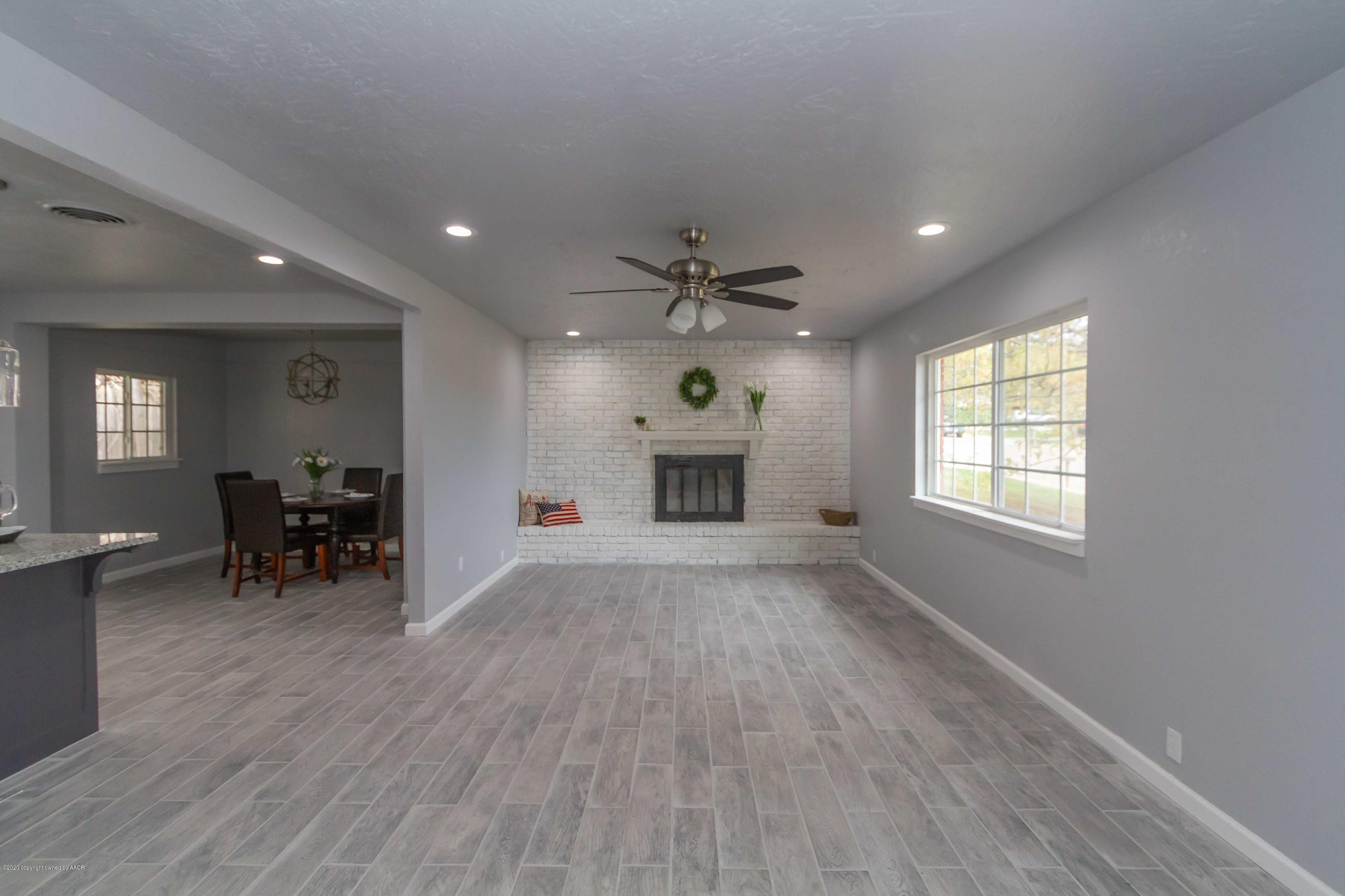 4217 Gary Lane Amarillo, TX 79110 - Photo 7 of 58 LIVING ROOM VIEW 2
