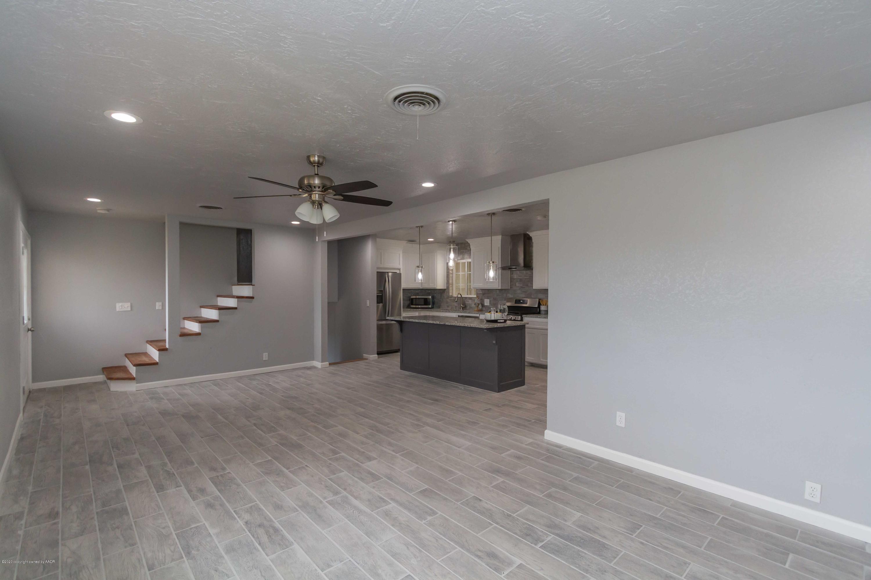 4217 Gary Lane Amarillo, TX 79110 - Photo 9 of 58 LIVING ROOM VIEW 4