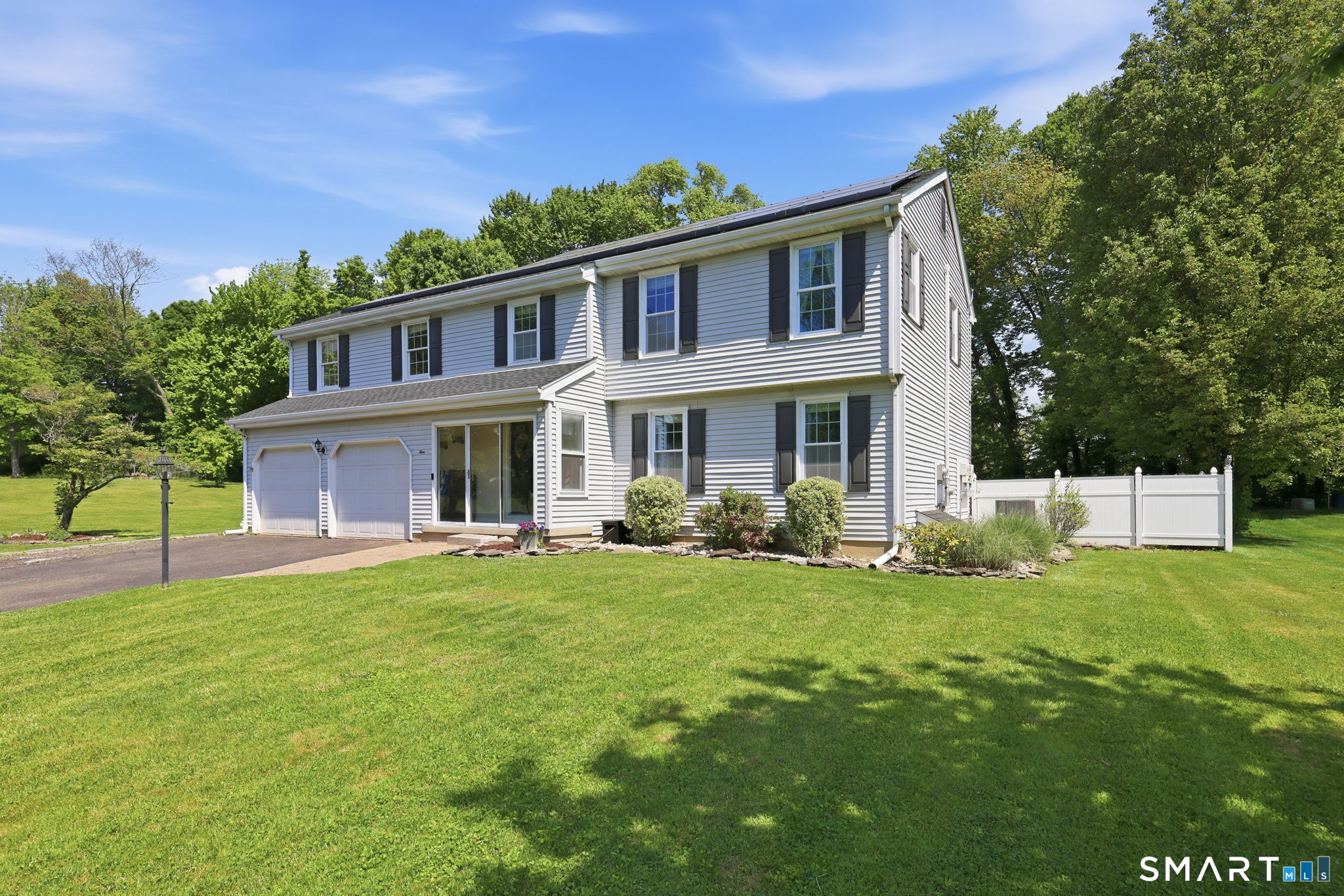 9 Jay Circle Windsor, CT 06095 - Photo 2 of 39