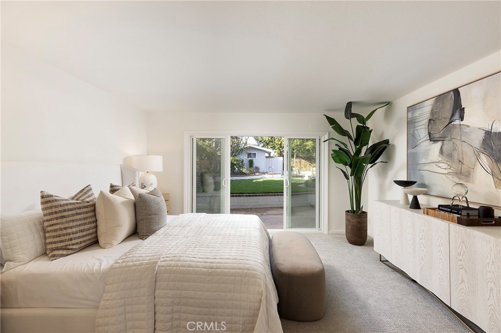 502 Kings Road Newport Beach, CA 92663 - Photo 14 of 46 Primary suite on 1st floor