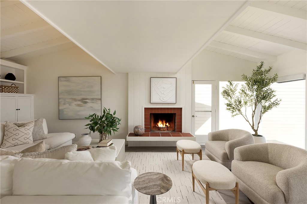502 Kings Road Newport Beach, CA 92663 - Photo 20 of 46 Family room upstairs