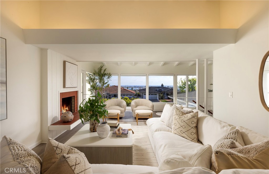 502 Kings Road Newport Beach, CA 92663 - Photo 3 of 46 Harbor, Ocean and Catalina views from