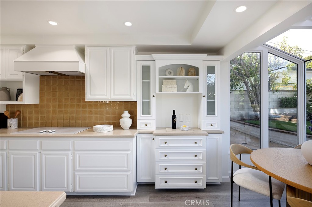 502 Kings Road Newport Beach, CA 92663 - Photo 33 of 46 Kitchen