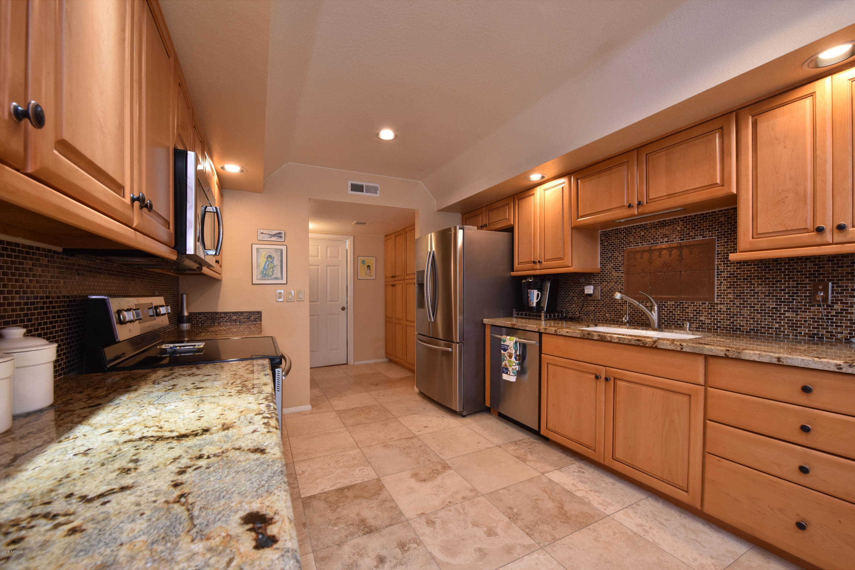 16 Inner Circle Scottsdale, AZ 85258 - Photo 18 of 53 Granite Counter-Tops