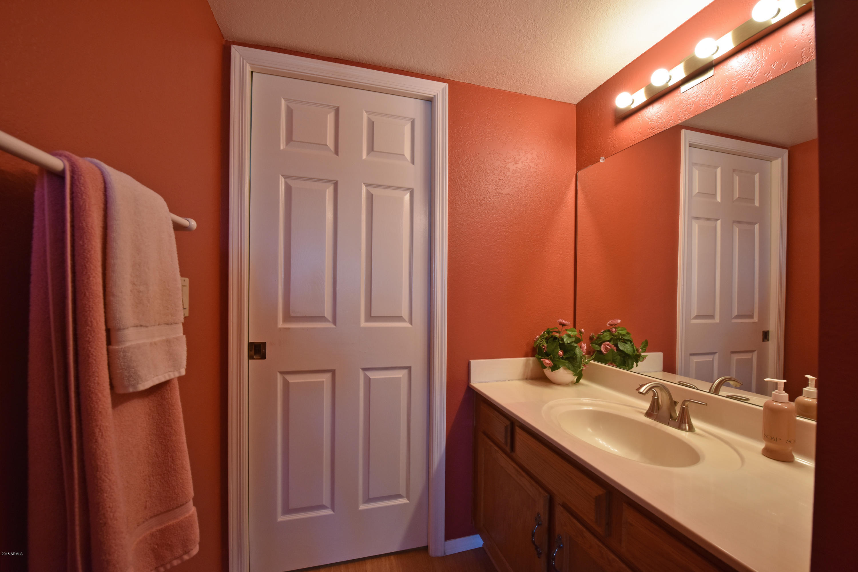 16 Inner Circle Scottsdale, AZ 85258 - Photo 41 of 53 Guest Bath