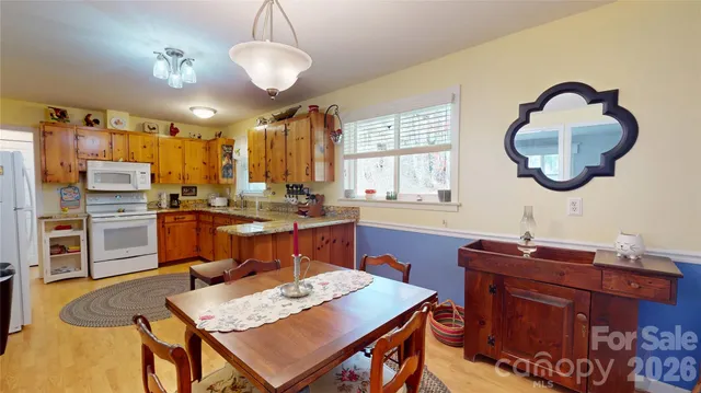 $465,000 | 979 Greenville Highway, Brevard, NC 28712