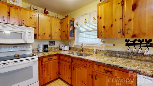 $465,000 | 979 Greenville Highway, Brevard, NC 28712