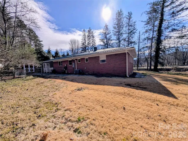 $465,000 | 979 Greenville Highway, Brevard, NC 28712