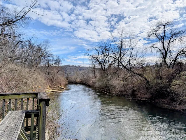 $465,000 | 979 Greenville Highway, Brevard, NC 28712