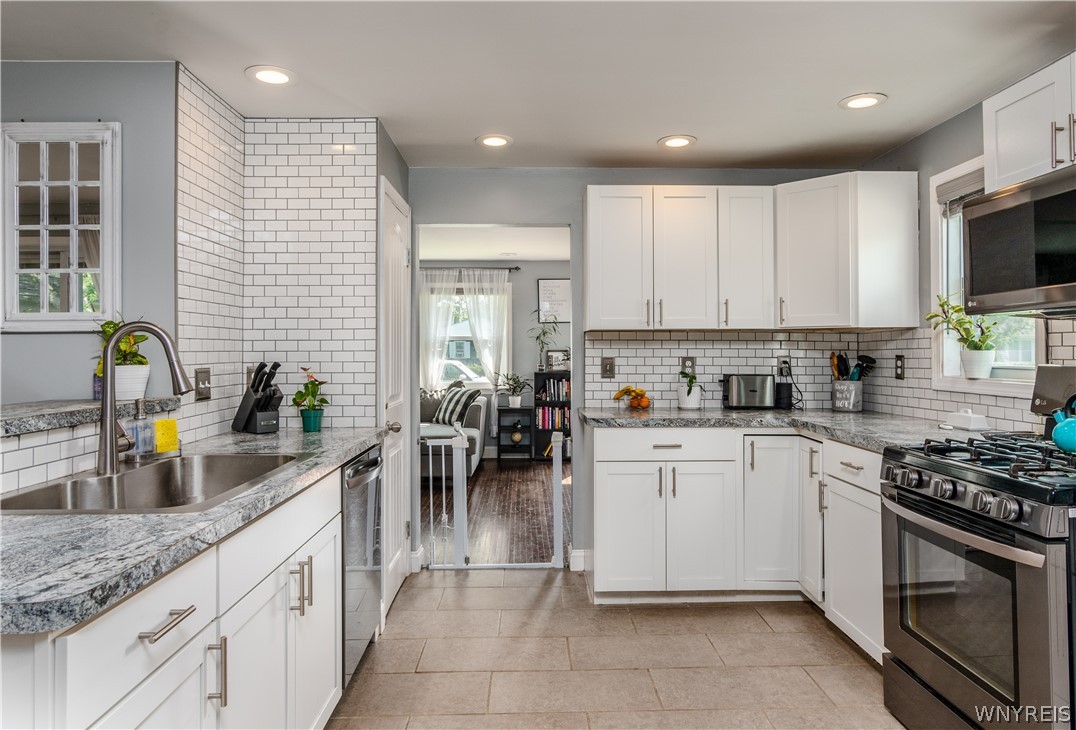 80 Mapleview Drive Amherst, NY 14226 - Photo 3 of 27 Stainless steel appliances