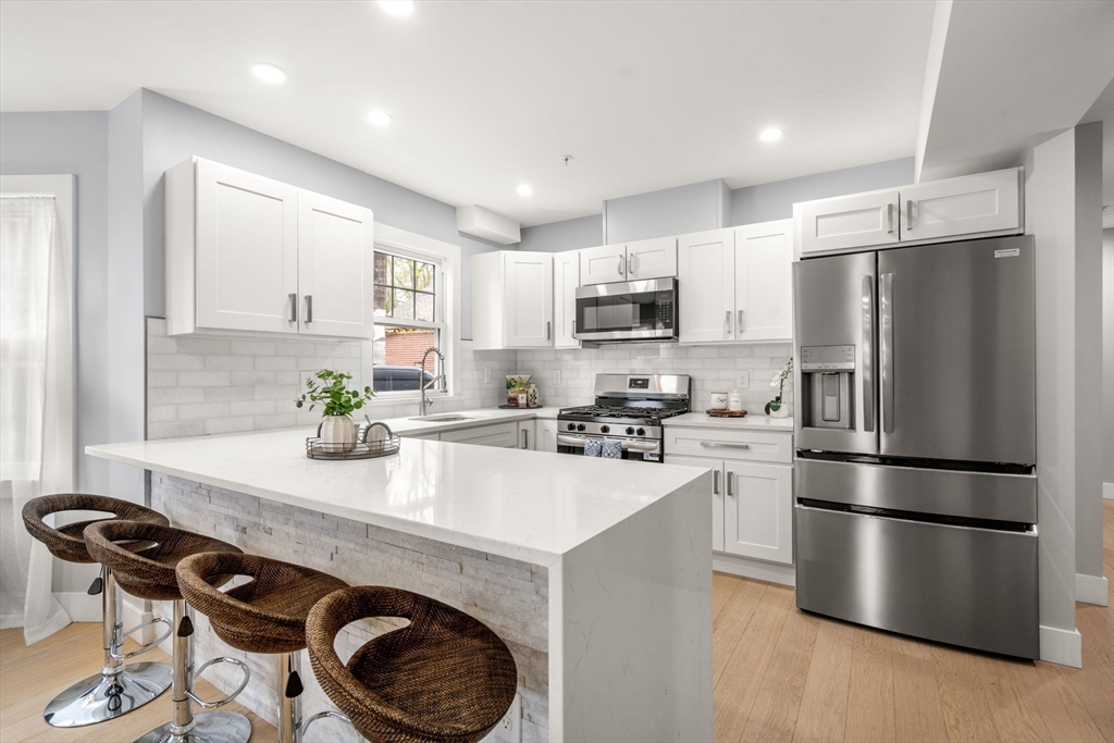 679 Columbia Road, Unit 3 Boston, MA 02125 - Photo 4 of 11