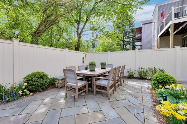 $3,750 | 1524 Cambridge Street, Unit 3, Cambridge, MA 02139