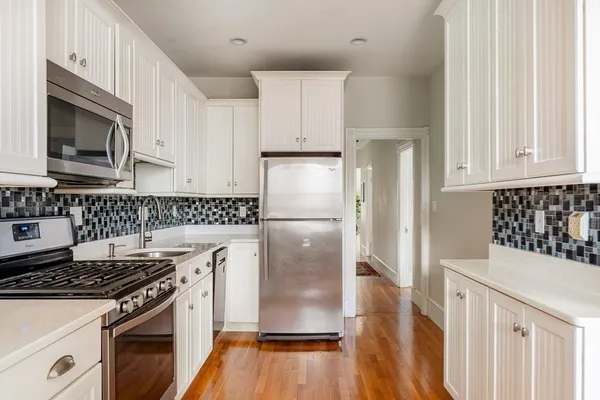 $3,750 | 1524 Cambridge Street, Unit 3, Cambridge, MA 02139