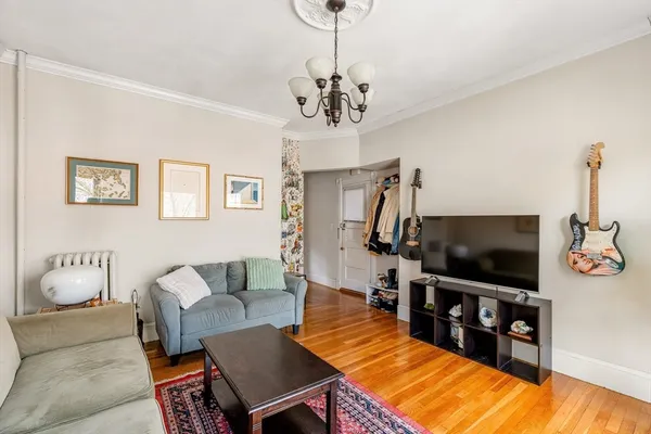 $3,750 | 1524 Cambridge Street, Unit 3, Cambridge, MA 02139
