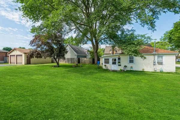 $2,500 | 319 North Lord Avenue, Carpentersville, IL 60110