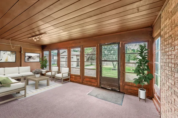 $2,500 | 319 North Lord Avenue, Carpentersville, IL 60110