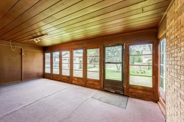 $2,500 | 319 North Lord Avenue, Carpentersville, IL 60110