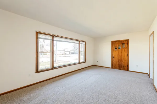 $2,500 | 319 North Lord Avenue, Carpentersville, IL 60110