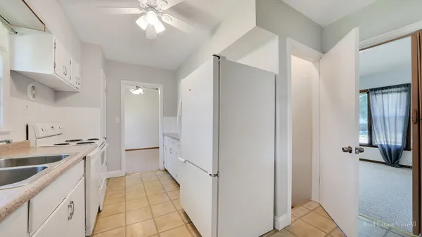 $2,500 | 319 North Lord Avenue, Carpentersville, IL 60110