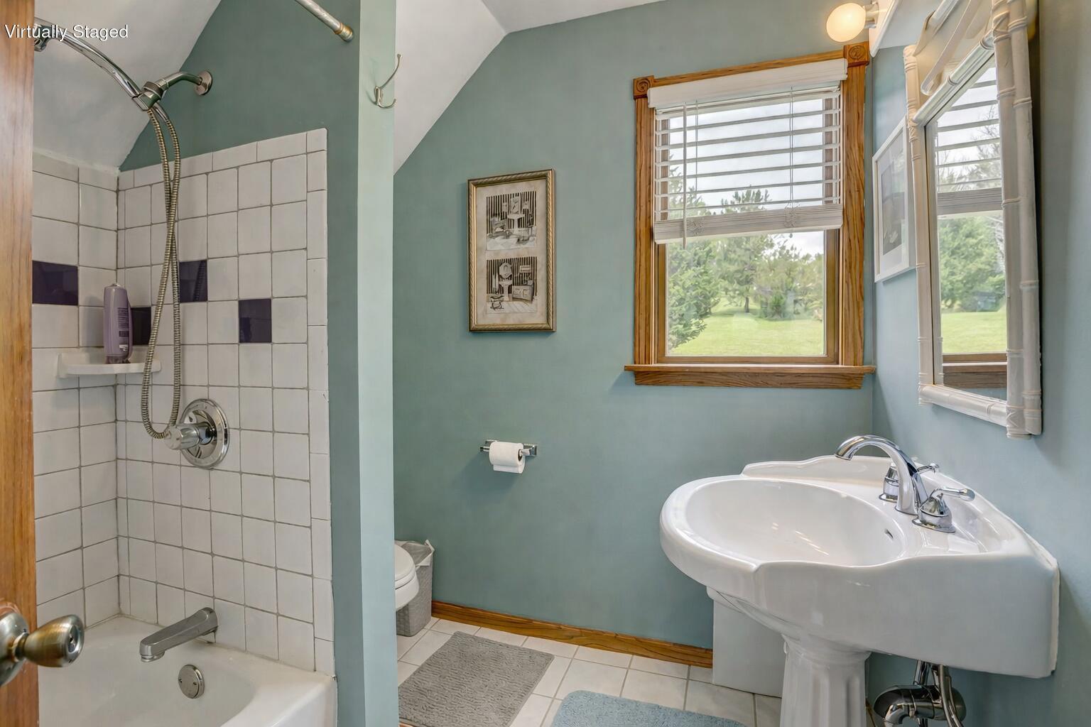 40 Highway 3149 Butler, KY 41006 - Photo 17 of 44 what color would you change this bath to