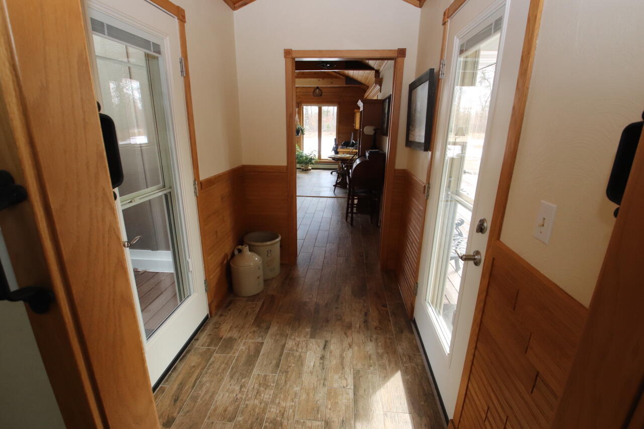 N11024 Deer Lake Road Stephenson, WI 54104 - Photo 39 of 99 Hallway