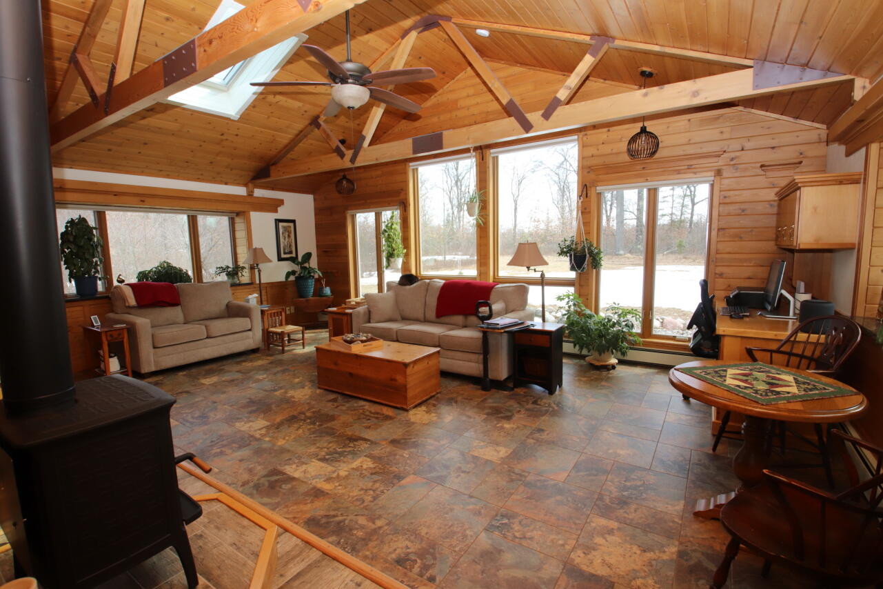 N11024 Deer Lake Road Stephenson, WI 54104 - Photo 7 of 99 Living Room