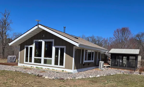 $550,000 | N11024 Deer Lake Road, Stephenson, WI 54104