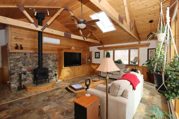 $550,000 | N11024 Deer Lake Road, Stephenson, WI 54104