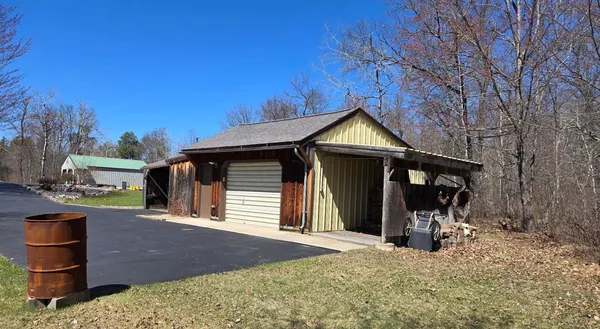 $550,000 | N11024 Deer Lake Road, Stephenson, WI 54104
