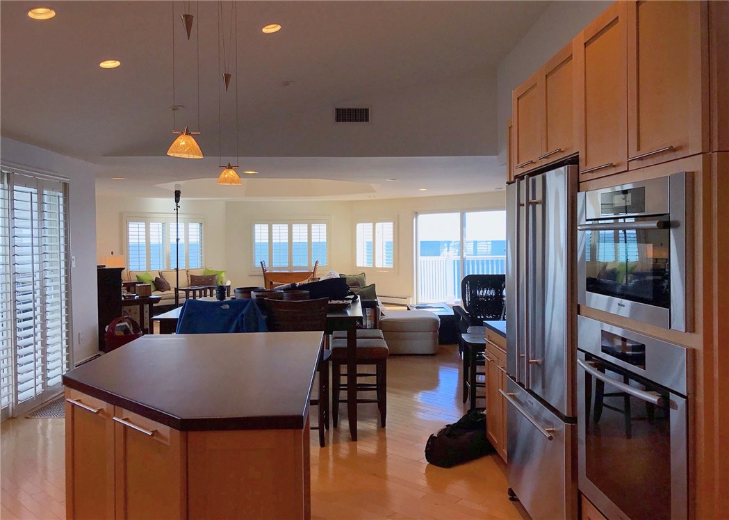 101 Ocean Road, Unit 304 Narragansett, RI 02882 - Photo 6 of 10 Gallery Image 6