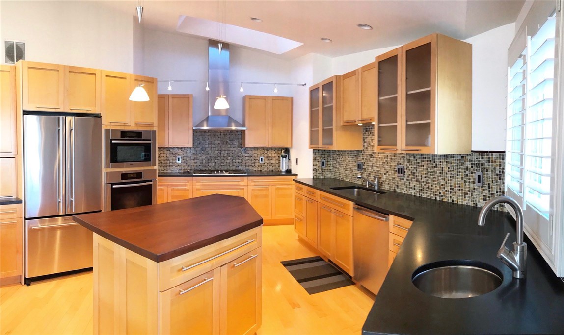 101 Ocean Road, Unit 304 Narragansett, RI 02882 - Photo 7 of 10 Gallery Image 7