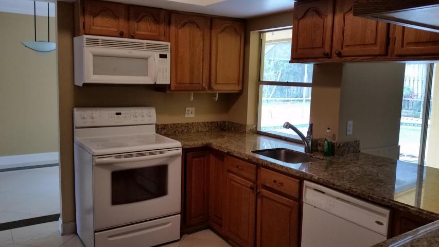 22828 Southwest 65th Way Boca Raton, FL 33428 - Photo 3 of 11 20150304164755323298000000-o-2